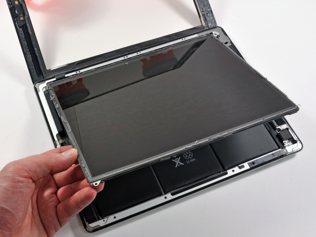 Снимаем экран New iPad New iPad - вынимаем экран