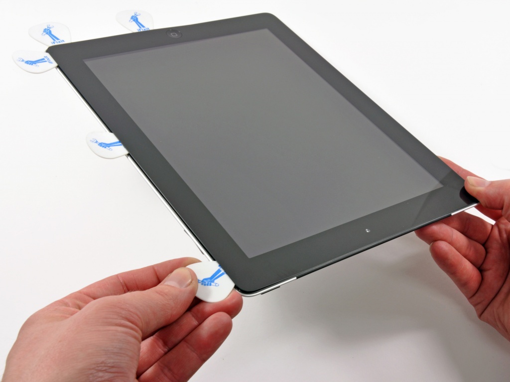 Вынимаем экран у New iPad New iPad - снятие экрана