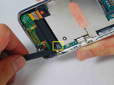 Удаляем защитную наклейку с iPhone