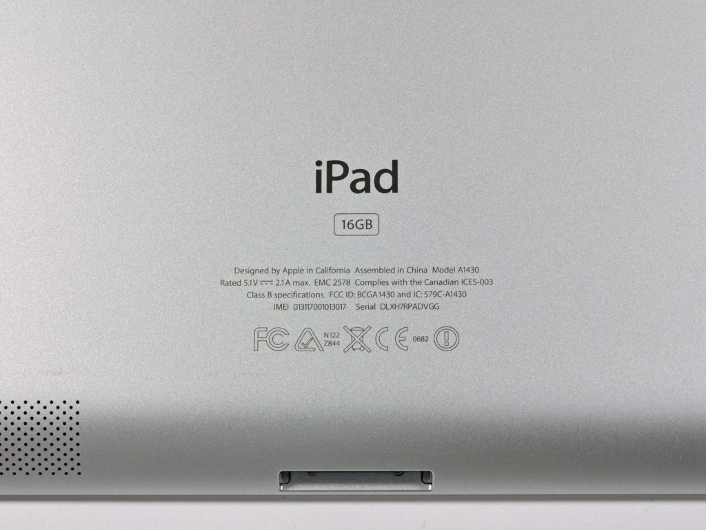 New iPad - Задняя сторона. Надписи New iPad - Надписи на крышке